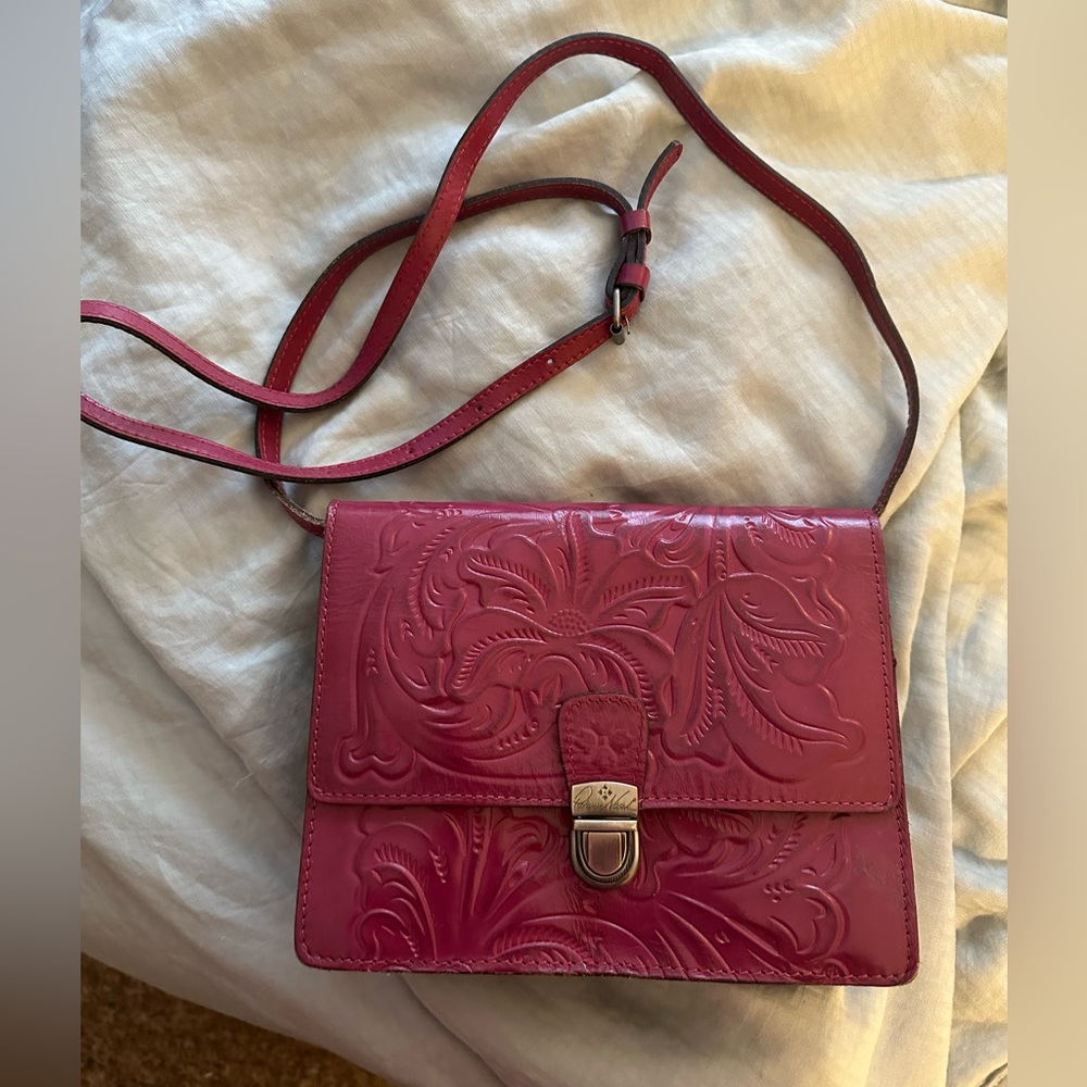 Patricia Nash Embossed Crossbody Bag in Deep Pink